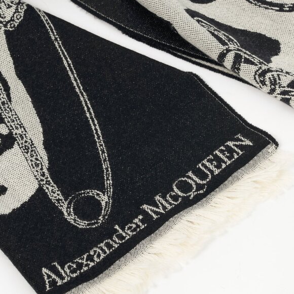 Alexander McQueen Black Wool Skull-Motif Scarf - Picture 2 of 7